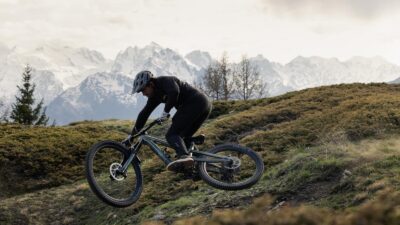 Trek’s New Slash Goes High-Pivot and Mixed-Wheel for 2024