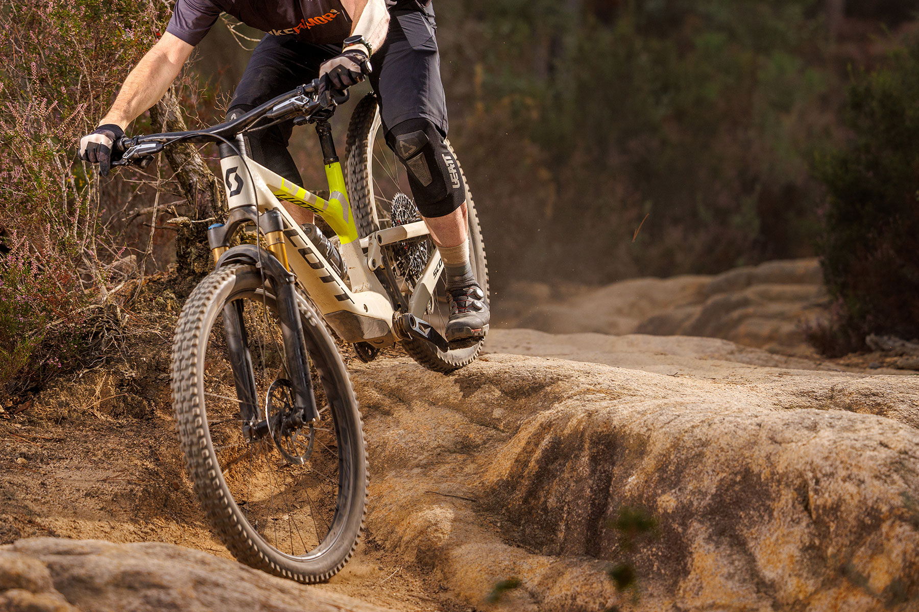 2024 Scott Ransom 900 RC DH-ready carbon enduro bike, riding